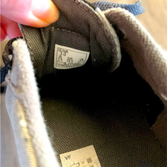 Boys Gray Vans size 3 NWOT - Picture 5 of 8